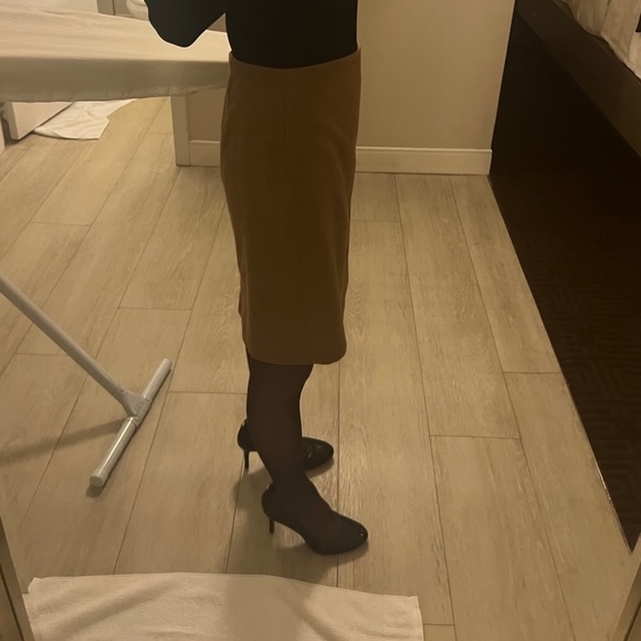 *WELL WORN* Used Pumps Petite size 4/34 - Picture 8 of 9